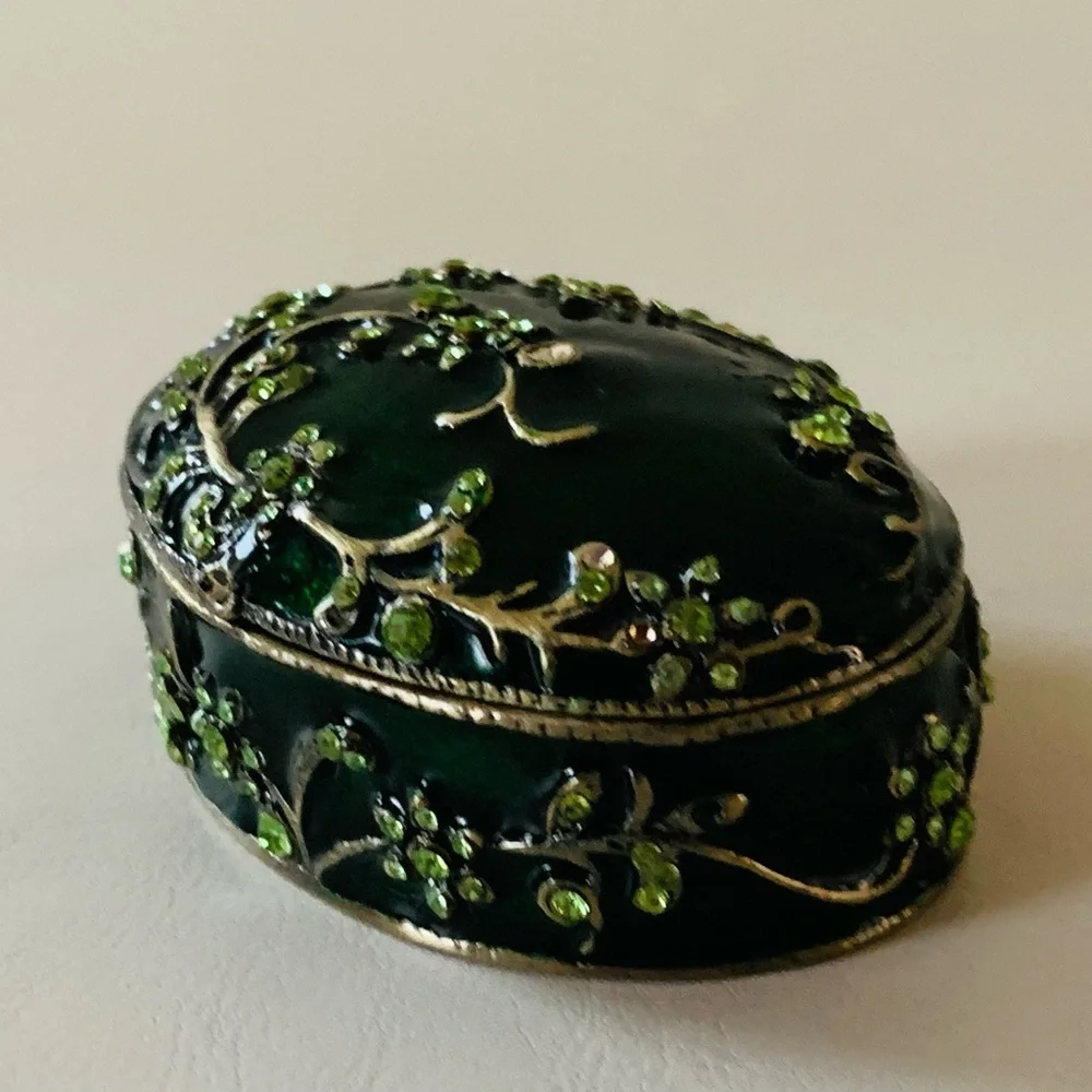 Metal jewelry box with Rhinestones